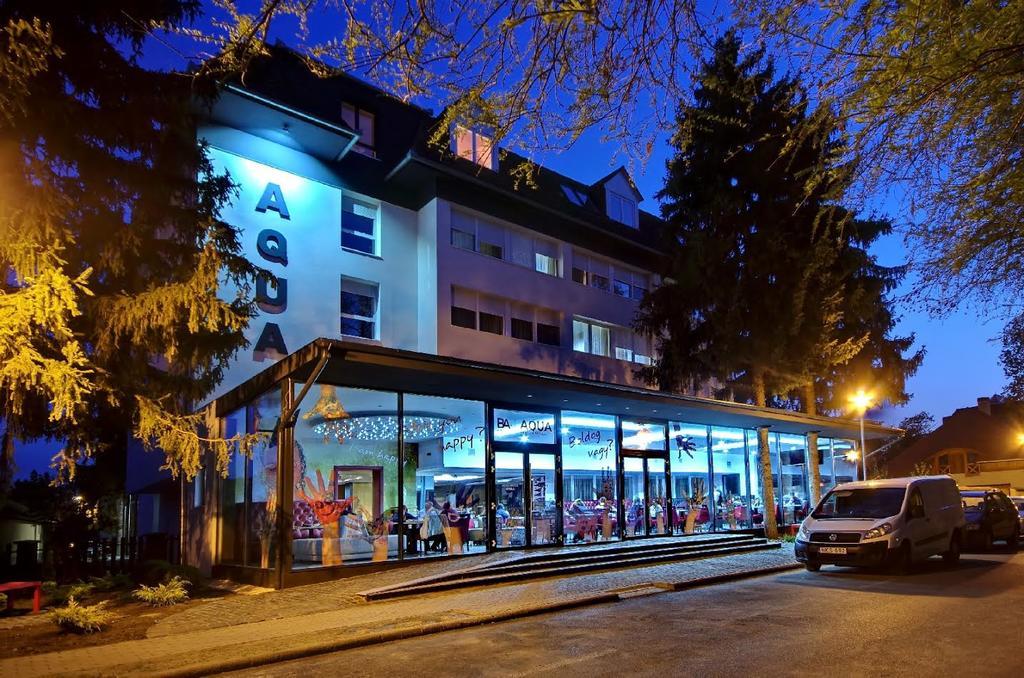 Aqua Hotel Gyula Bagian luar foto